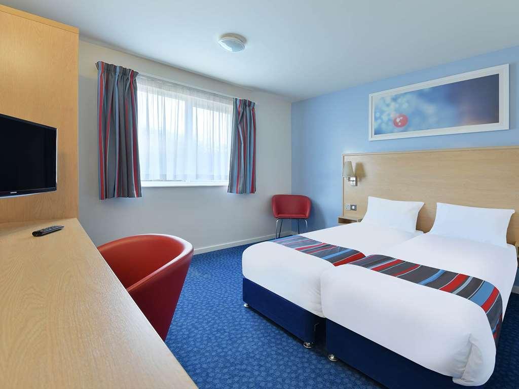 Travelodge Northampton Upton Way ห้อง รูปภาพ