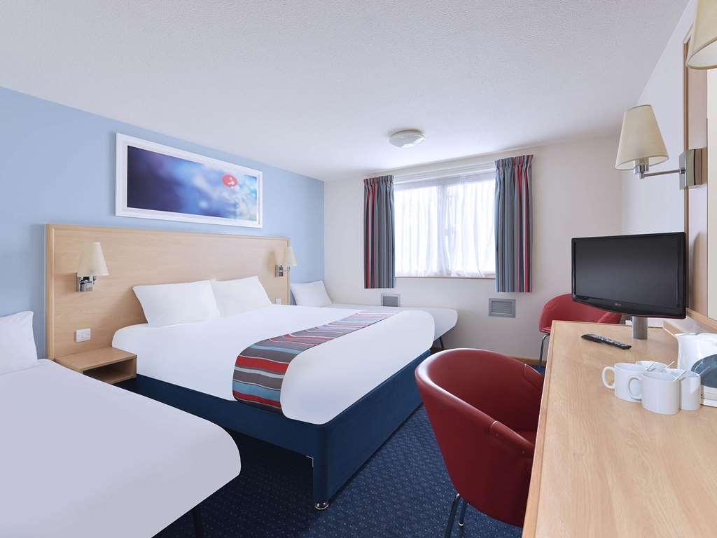 Travelodge Northampton Upton Way ห้อง รูปภาพ