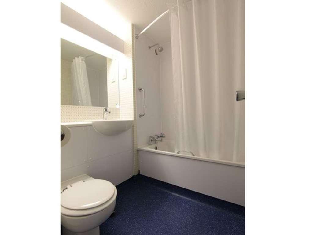 Travelodge Northampton Upton Way ภายนอก รูปภาพ