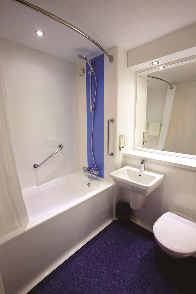 Travelodge Northampton Upton Way ห้อง รูปภาพ